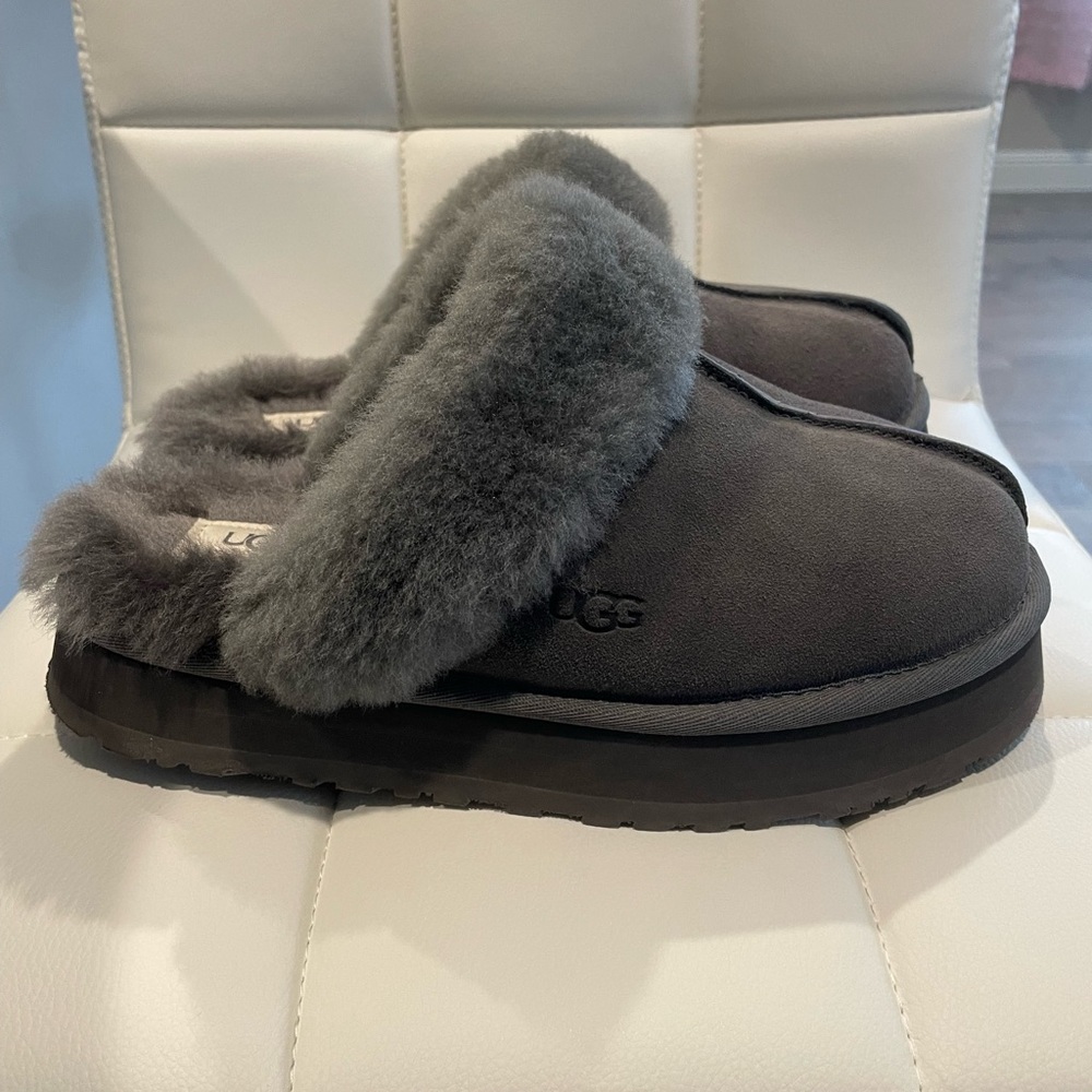 Ugg Disquette Slippers Size 8